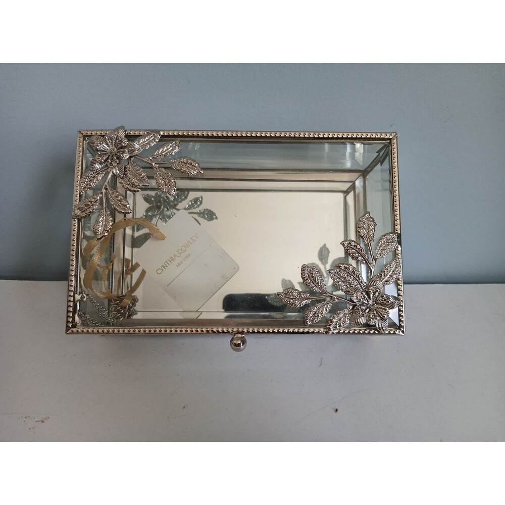 Cynthia Rowley New York Jewelry Box Glass Hinged Silver tone flower accents  tag